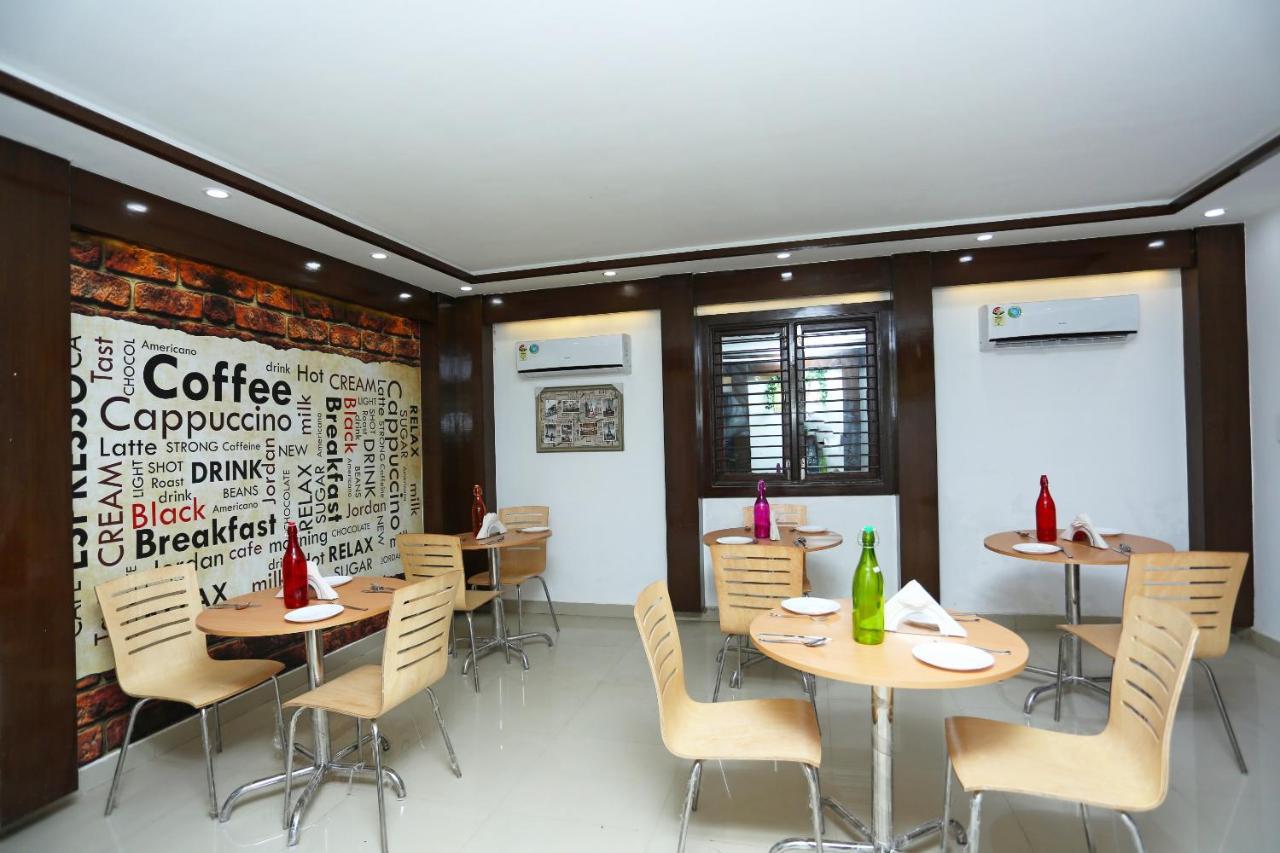 Oyo 16544 Bella Vista By Jordan Hotel Agra  Buitenkant foto